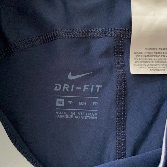 Women’s Nike PRO Dri-Fit Capri leggings - Picture 2 of 3